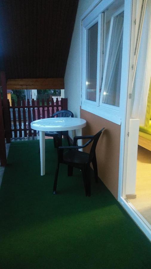Elza Vendeghaz Apartment ชารอชปาตัก ภายนอก รูปภาพ